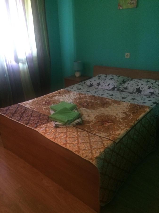 Изабелла Hotel Pitsoenda Buitenkant foto