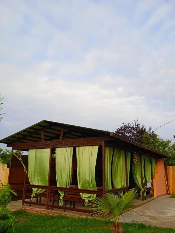 Изабелла Hotel Pitsoenda Buitenkant foto