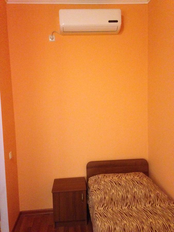 Изабелла Hotel Pitsoenda Buitenkant foto