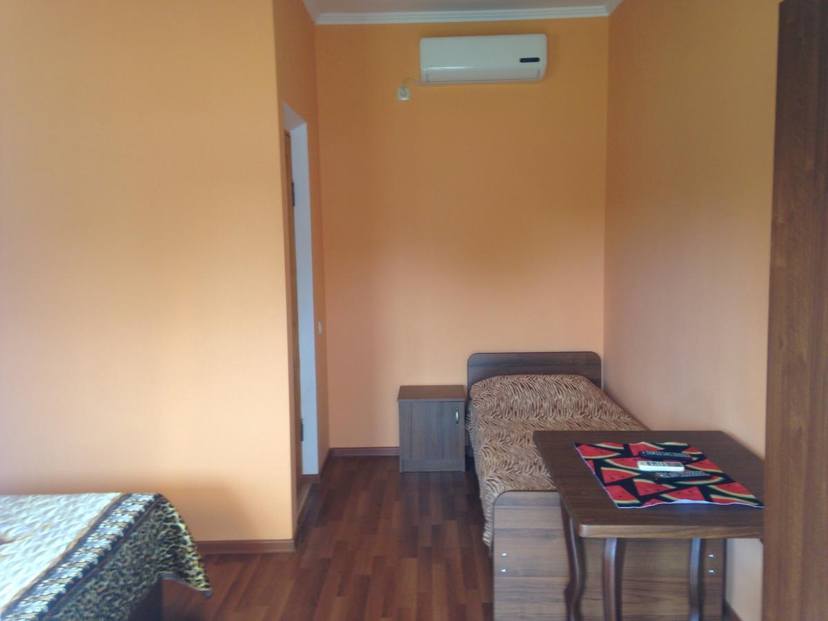 Изабелла Hotel Pitsoenda Buitenkant foto