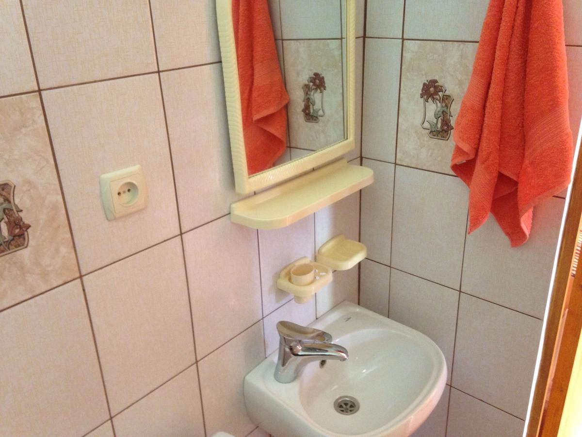 Изабелла Hotel Pitsoenda Buitenkant foto