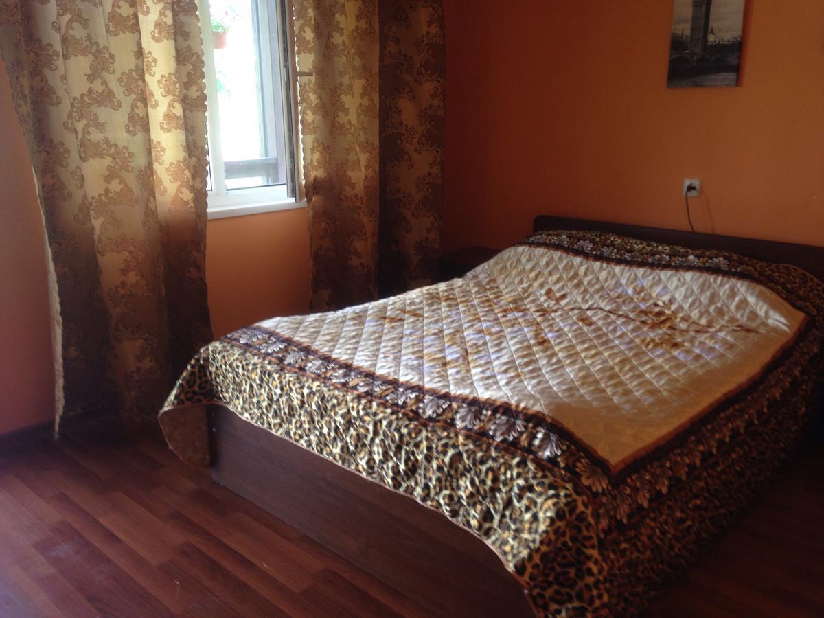 Изабелла Hotel Pitsoenda Buitenkant foto